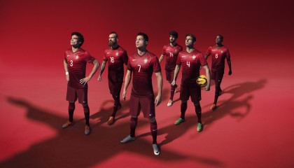 FB体育下载-最佳助攻：精彩传球瞬间让人叹服，足球最佳助攻