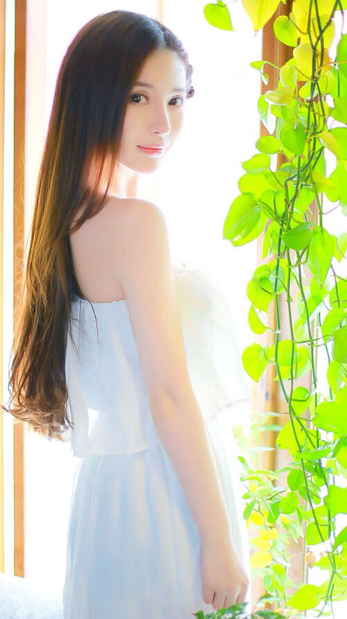 fb体育app官网-夜幕灯光轮滑表演，城市街头的青春舞台，深夜轮滑