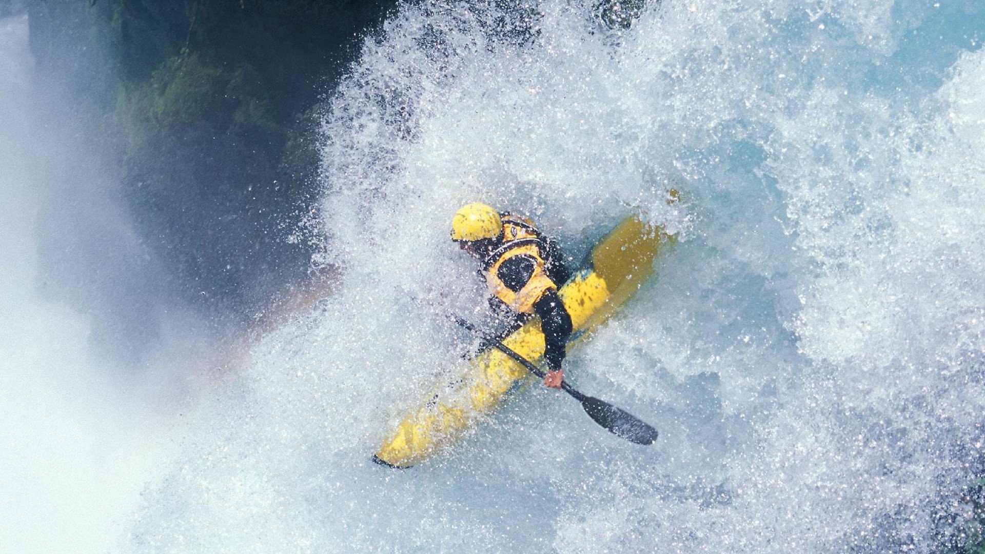 “逆境突围：极端天气下的英雄时刻”，逆境中突围